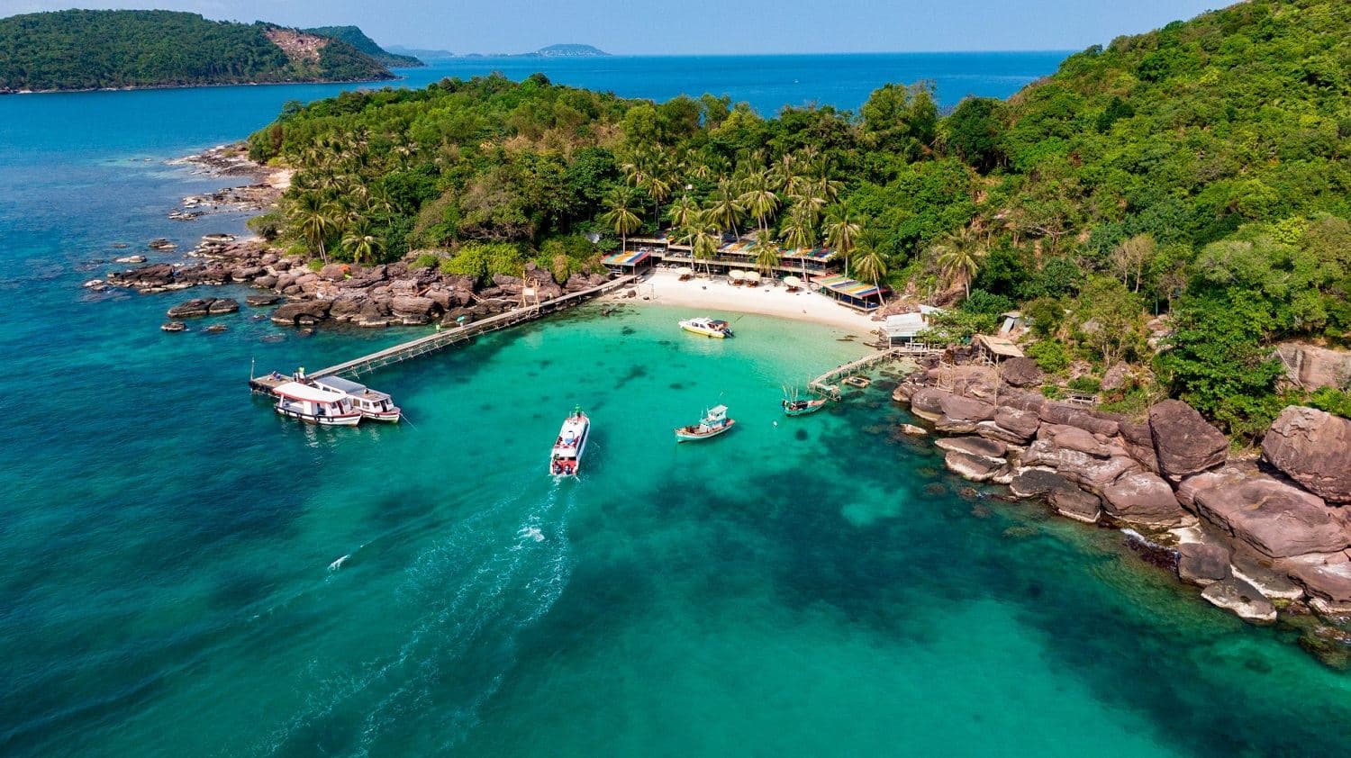 So sánh Bãi Dài và Bãi Sao: Đâu là bãi biển "chân ái" cho chuyến đi Phú Quốc của bạn?